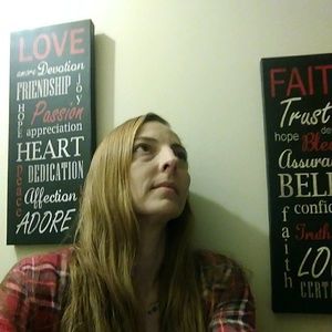 Meet your Posher, Crystal